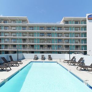 Howard Johnson By Wyndham Virginia Beach At The Beach